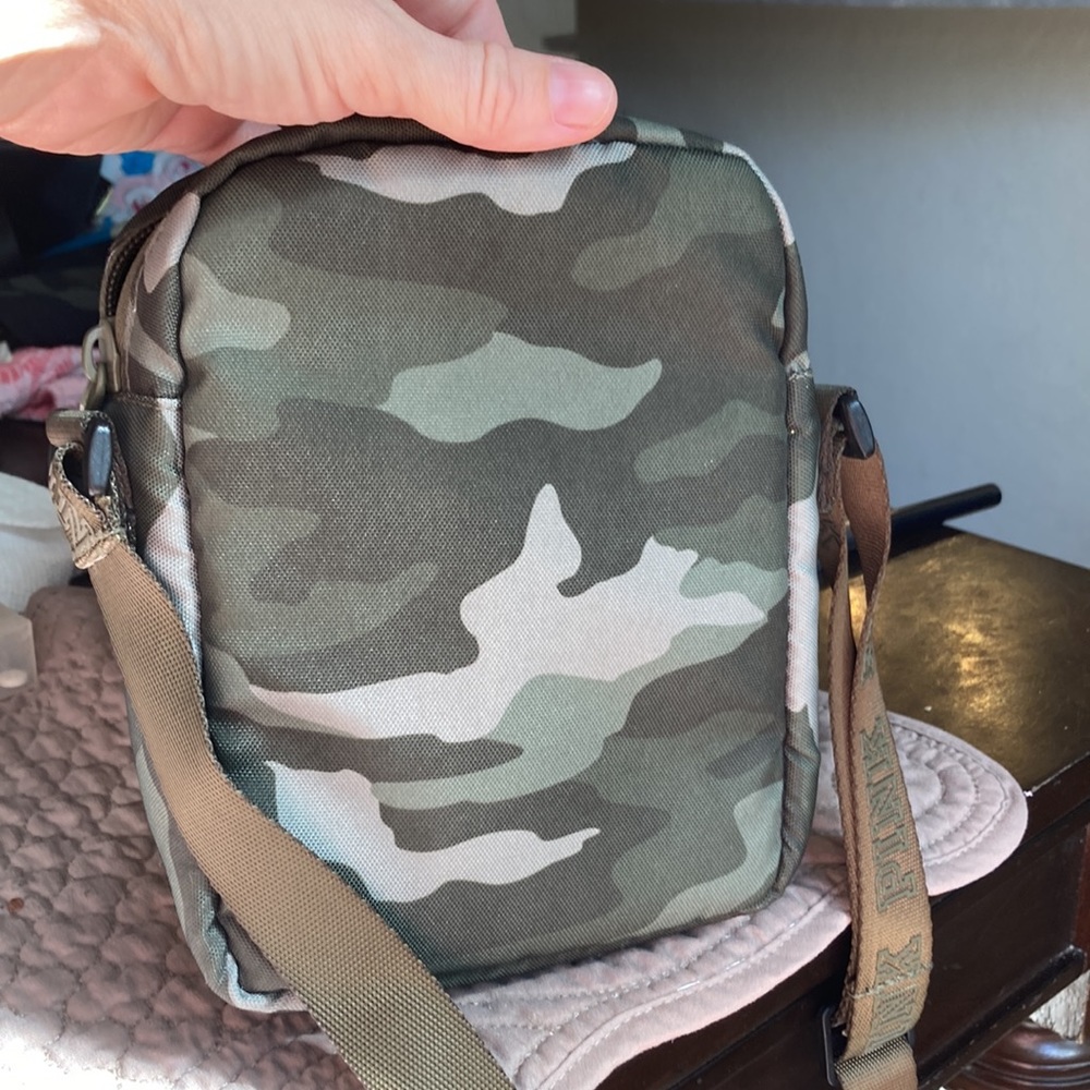 Pink victoria’s Secret camouflage crossbody handbag in excellent condition. - Picture 8 of 11